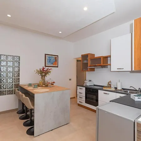 아파트 Check-in Check-out Pila *