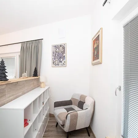 Check-in Check-out Pila